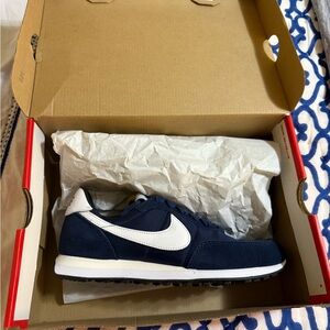 Nike Waffle Trainers Midnight Navy/White